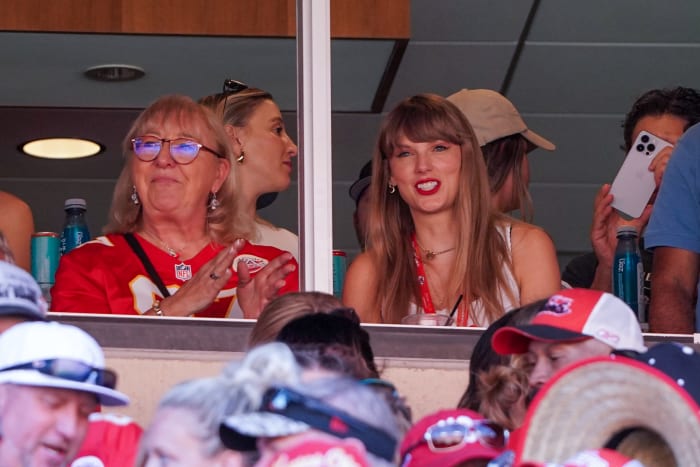 Donna Kelce, mother of Chiefs tight end Travis Kelce, and musician Taylor Swift watch Kansas City's 41-10 win over the Bears on Sept. 24, 2023.